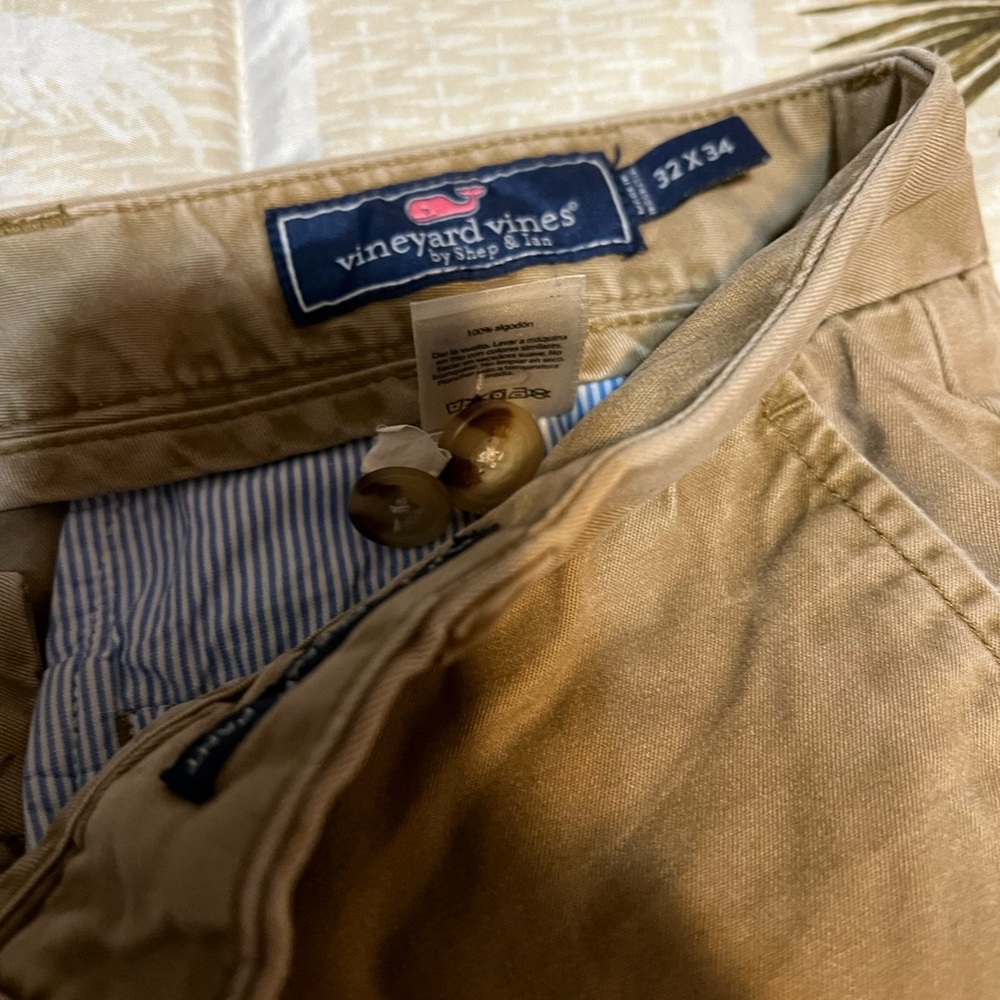 Mens vineyard vine khakis